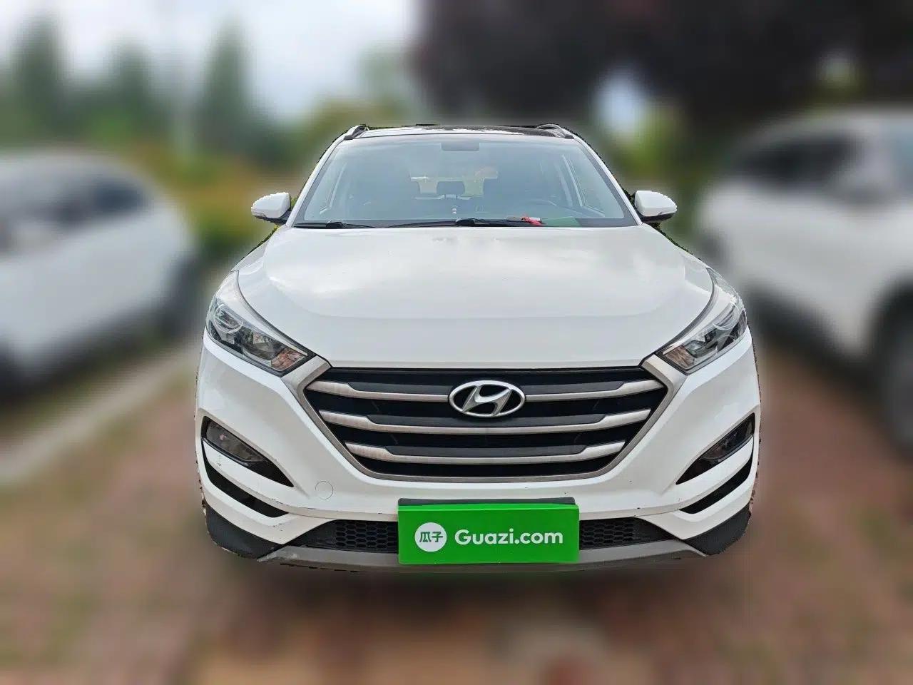 Hyundai Tucson 2018 1.6T Dual-Clutch Two-Wheel Drive 15th Anniversary Special Edition — миниатюра 2