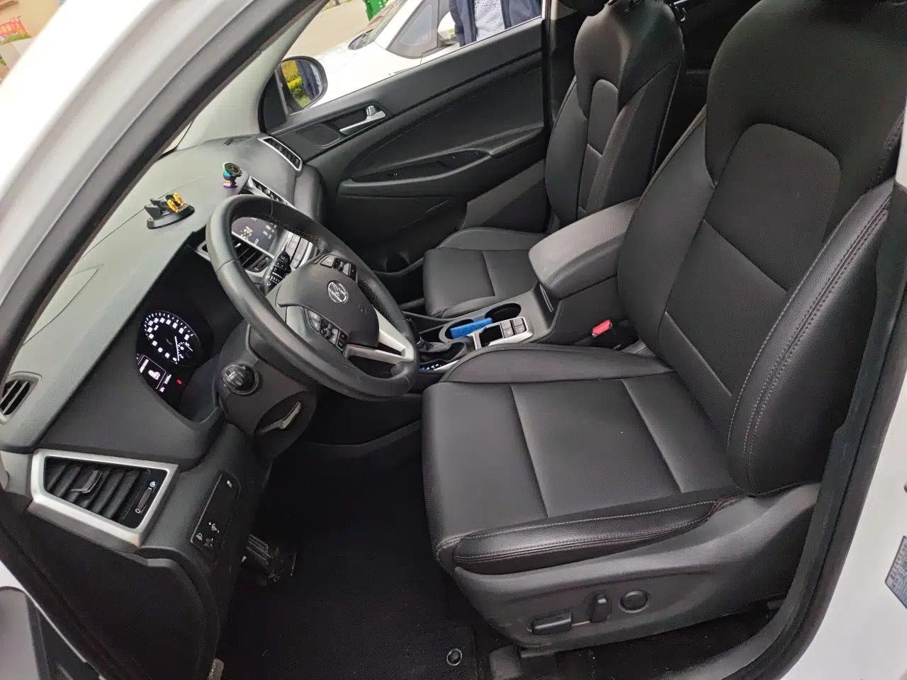 Hyundai Tucson 2018 1.6T Dual-Clutch Two-Wheel Drive 15th Anniversary Special Edition — миниатюра 15