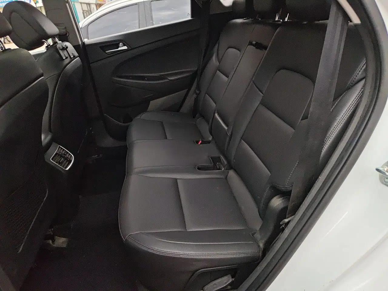 Hyundai Tucson 2018 1.6T Dual-Clutch Two-Wheel Drive 15th Anniversary Special Edition — миниатюра 17