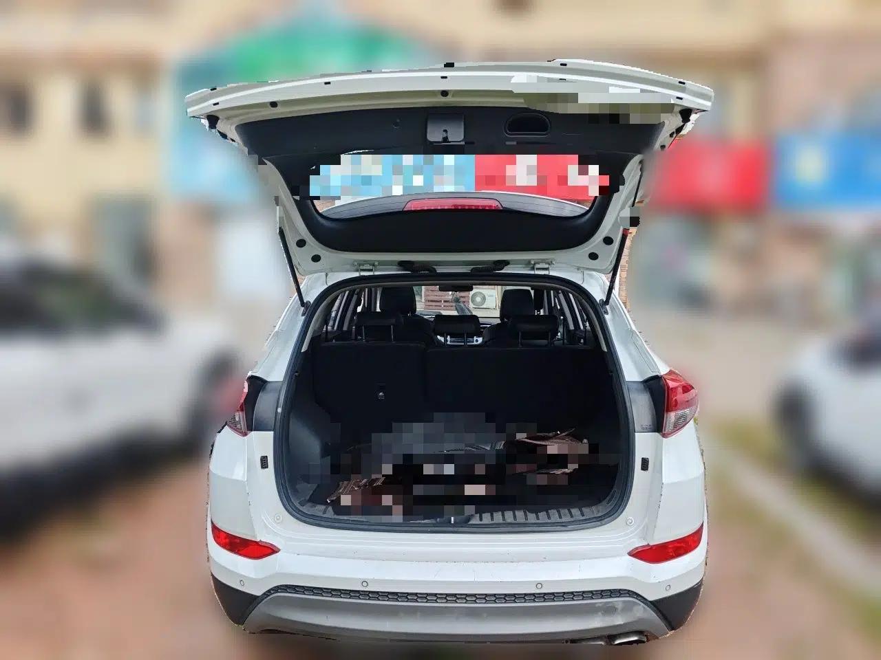 Hyundai Tucson 2018 1.6T Dual-Clutch Two-Wheel Drive 15th Anniversary Special Edition — миниатюра 19