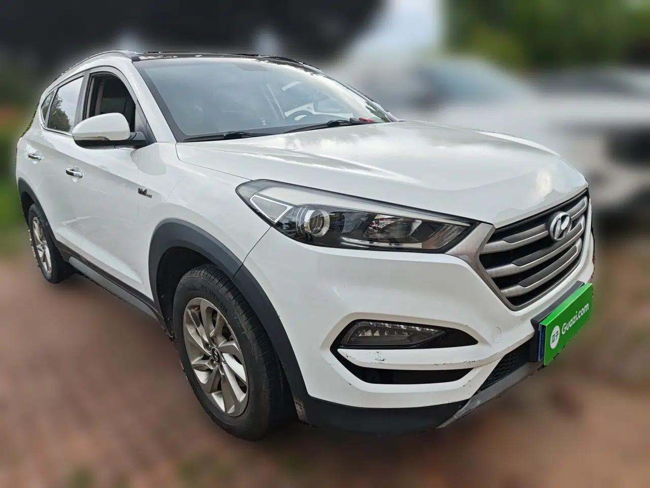 Hyundai Tucson 2018 1.6T Dual-Clutch Two-Wheel Drive 15th Anniversary Special Edition — миниатюра 3