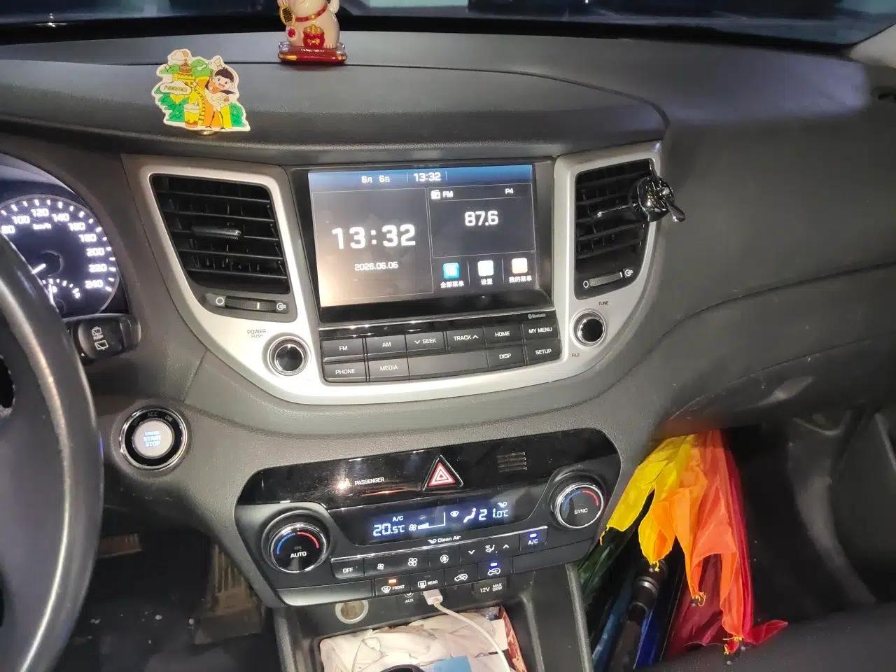 Hyundai Tucson 2015 1.6T Dual-Clutch Two-Wheel-Drive Smart Model — миниатюра 13