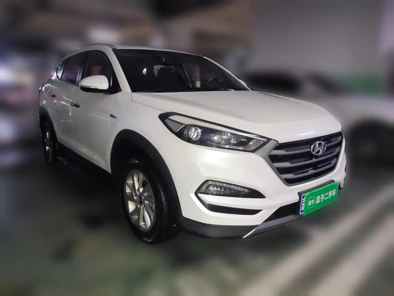 Hyundai Tucson 2015 1.6T Dual-Clutch Two-Wheel-Drive Smart Model — миниатюра 3