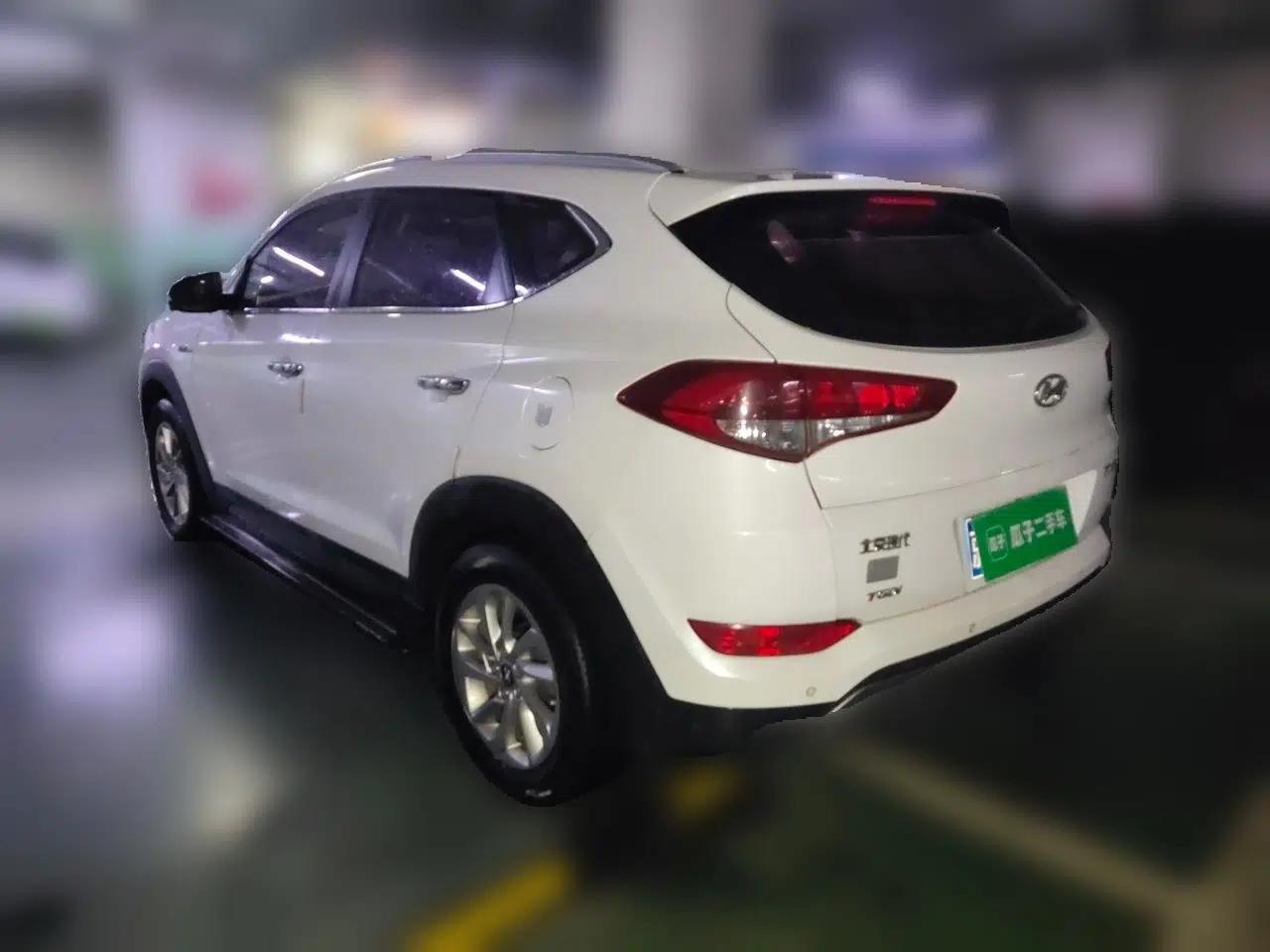 Hyundai Tucson 2015 1.6T Dual-Clutch Two-Wheel-Drive Smart Model — миниатюра 4