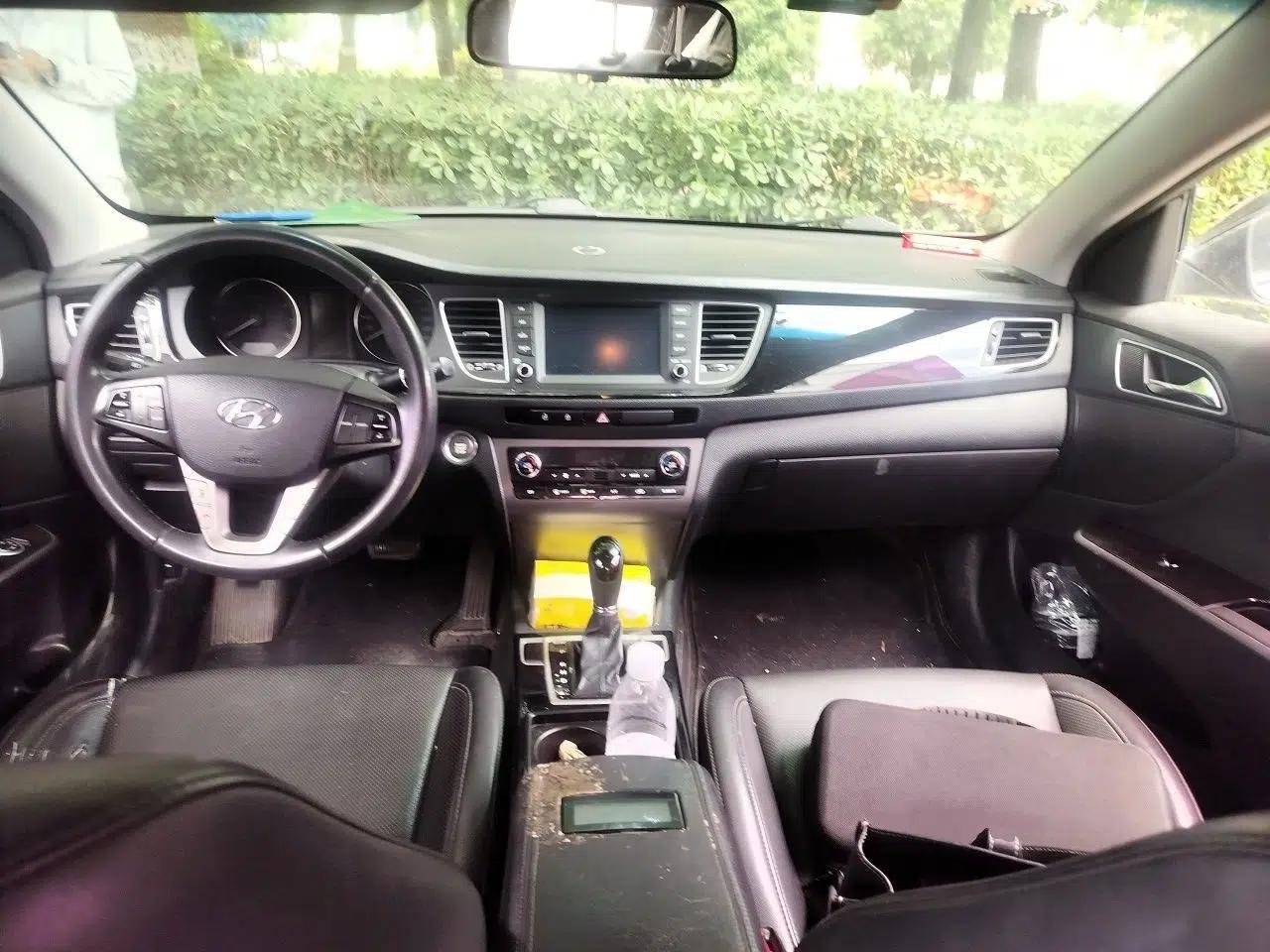 Hyundai Mistra 2016 1.8L Automatic Deluxe DLX Model — миниатюра 9