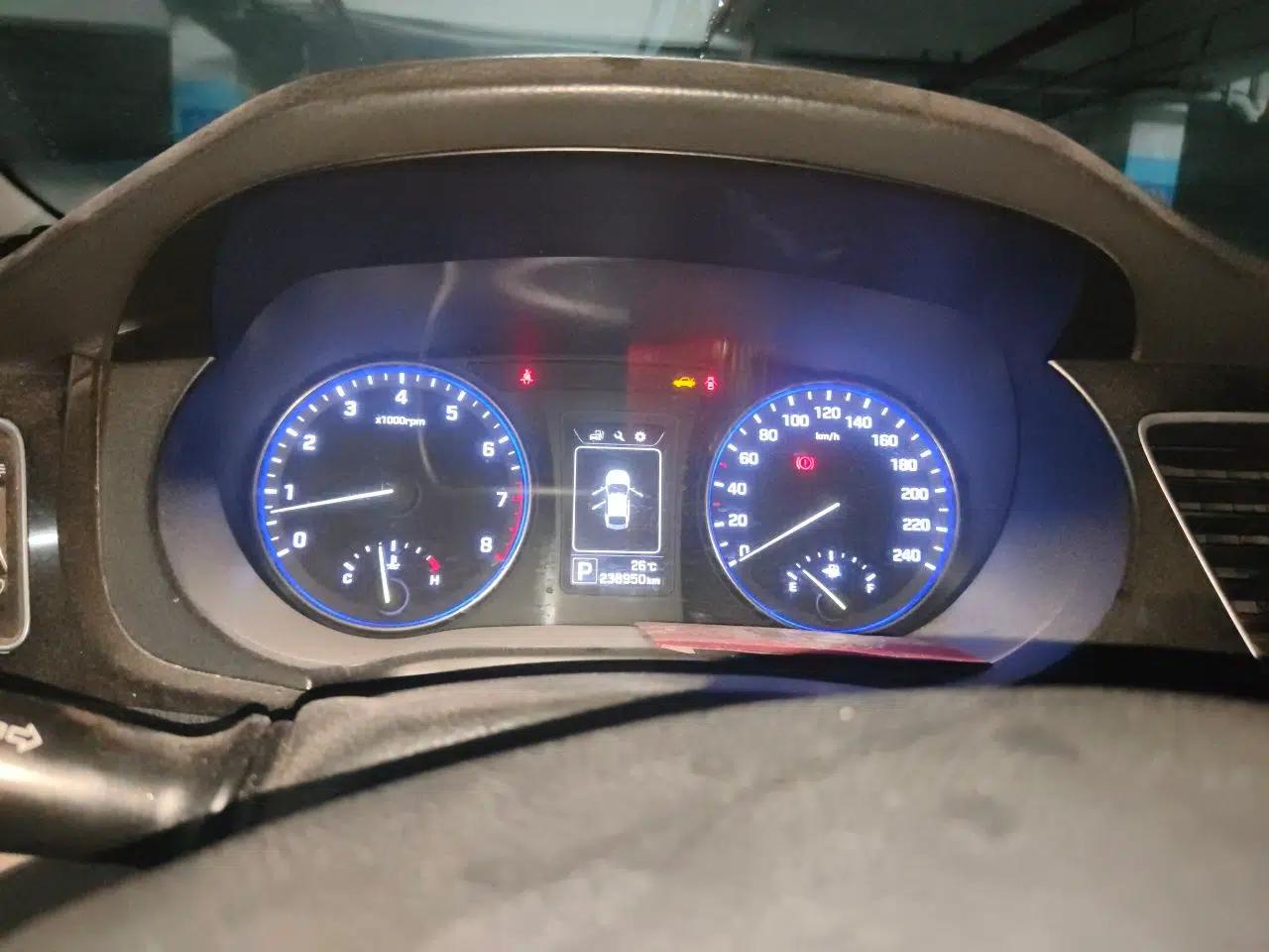 Hyundai Mistra 2014 1.8L Automatic Comfort Model GL — миниатюра 11