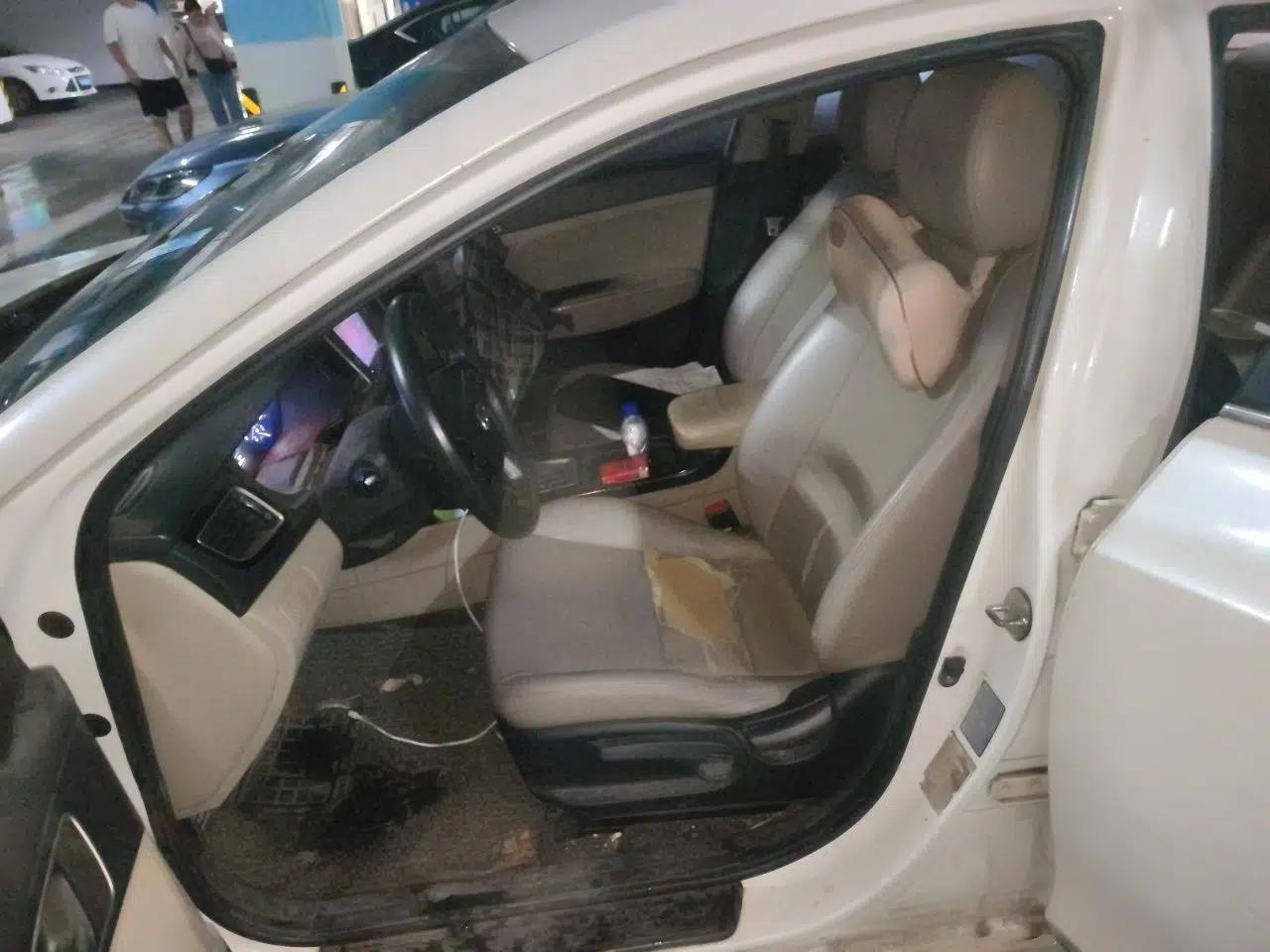 Hyundai Mistra 2014 1.8L Automatic Comfort Model GL — миниатюра 15