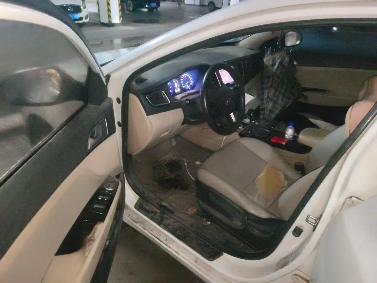 Hyundai Mistra 2014 1.8L Automatic Comfort Model GL — миниатюра 16