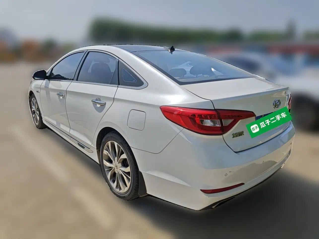Hyundai Sonata 2015 1.6T GLX Advanced Model — миниатюра 4