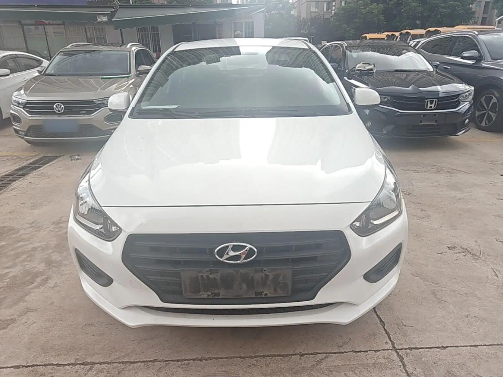 Hyundai Verna (older generation) 2020 1.4L Manual GL Refreshed Edition — миниатюра 2