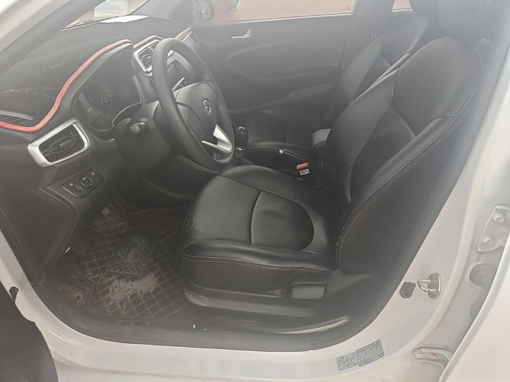 Hyundai Verna (older generation) 2020 1.4L Manual GL Refreshed Edition — миниатюра 17