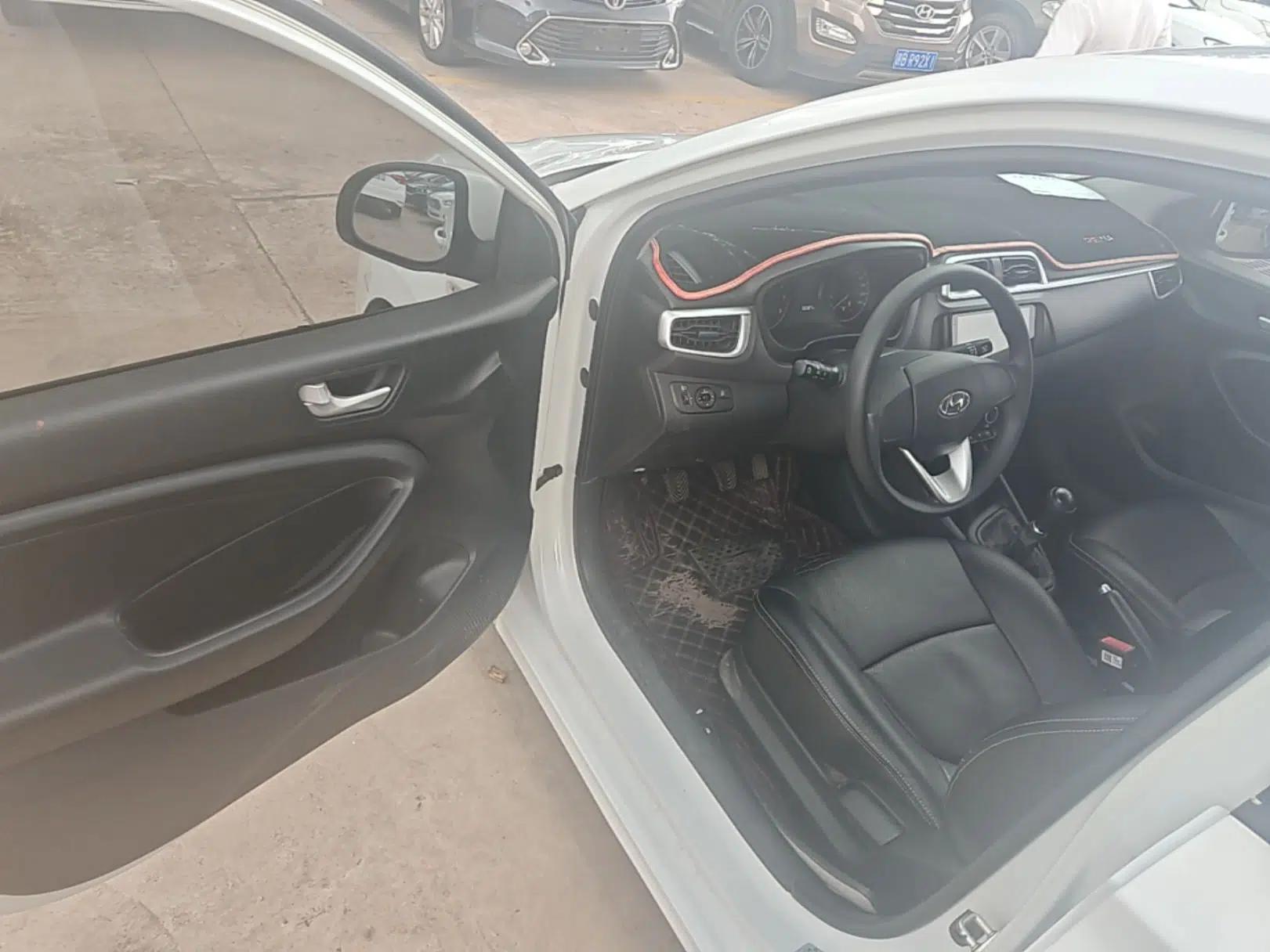 Hyundai Verna (older generation) 2020 1.4L Manual GL Refreshed Edition — миниатюра 18