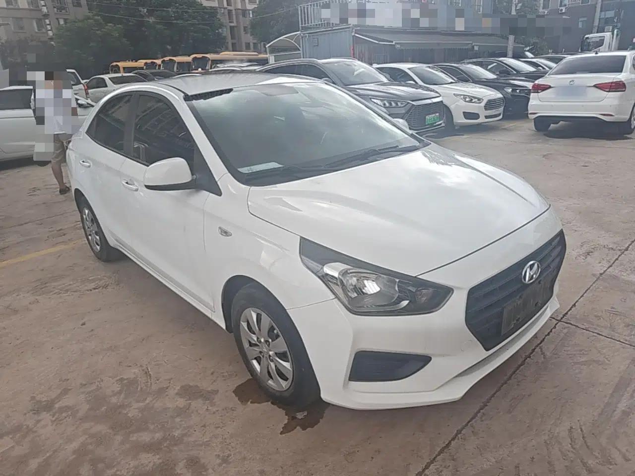 Hyundai Verna (older generation) 2020 1.4L Manual GL Refreshed Edition — миниатюра 3