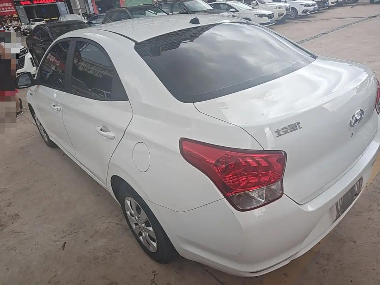 Hyundai Verna (older generation) 2020 1.4L Manual GL Refreshed Edition — миниатюра 4