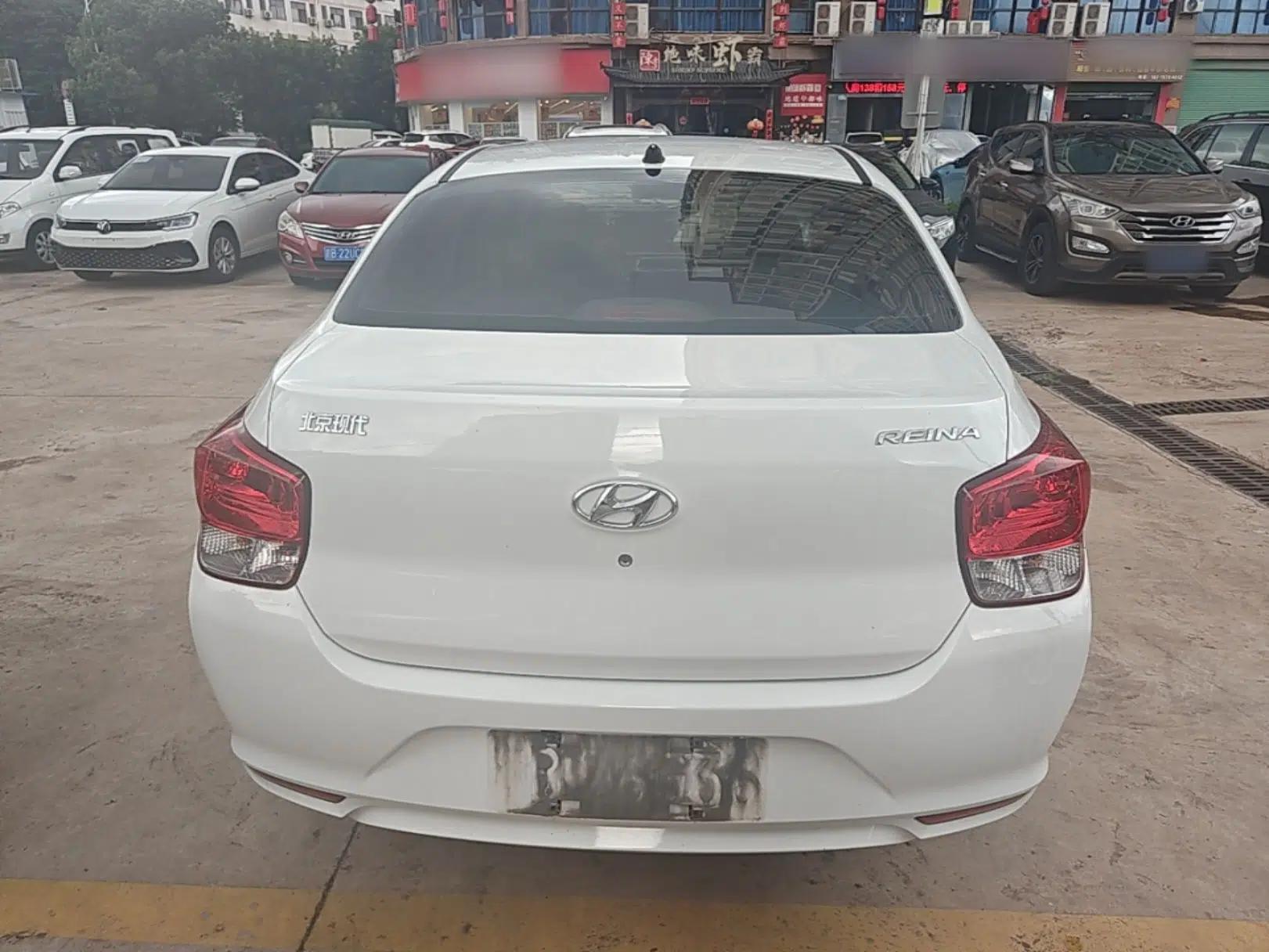 Hyundai Verna (older generation) 2020 1.4L Manual GL Refreshed Edition — миниатюра 5