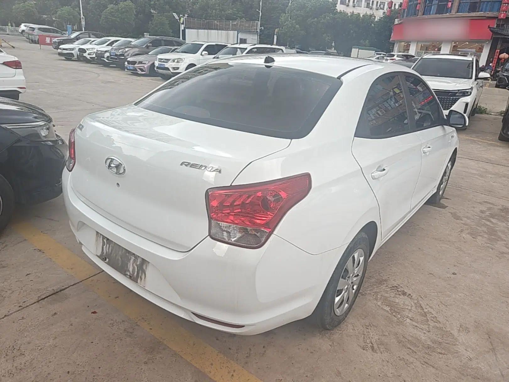 Hyundai Verna (older generation) 2020 1.4L Manual GL Refreshed Edition — миниатюра 6
