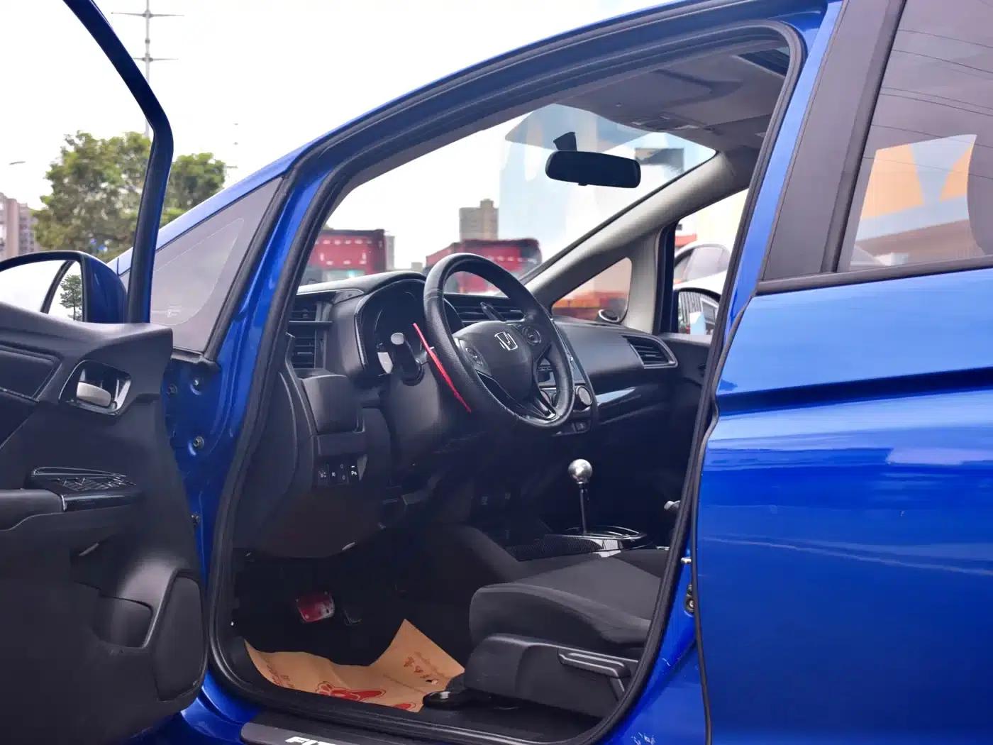 Honda Fit 2018 1.5L CVT Comfort Sunroof Edition — миниатюра 4
