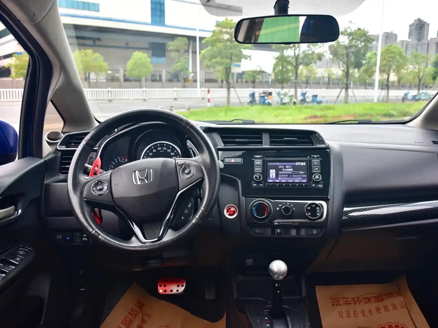 Honda Fit 2018 1.5L CVT Comfort Sunroof Edition — миниатюра 6