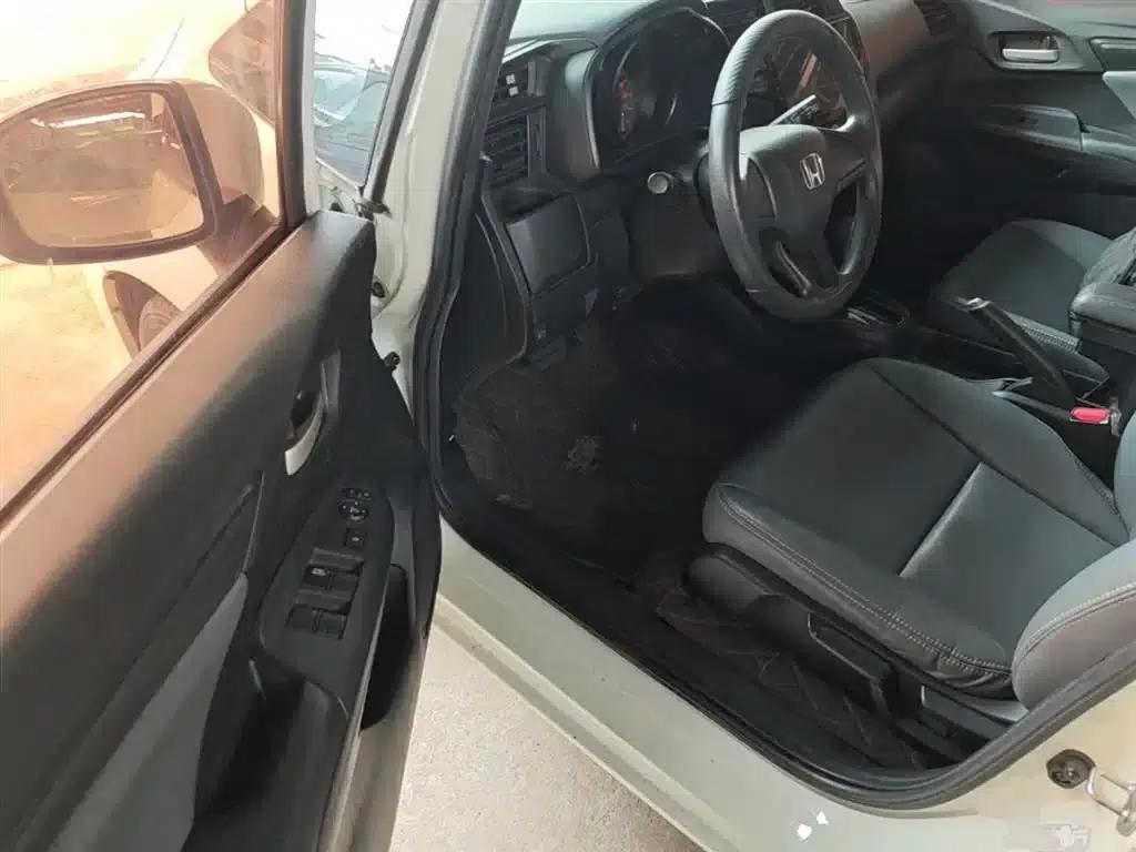 Honda Fit 2018 1.5L CVT Comfort Edition — миниатюра 16