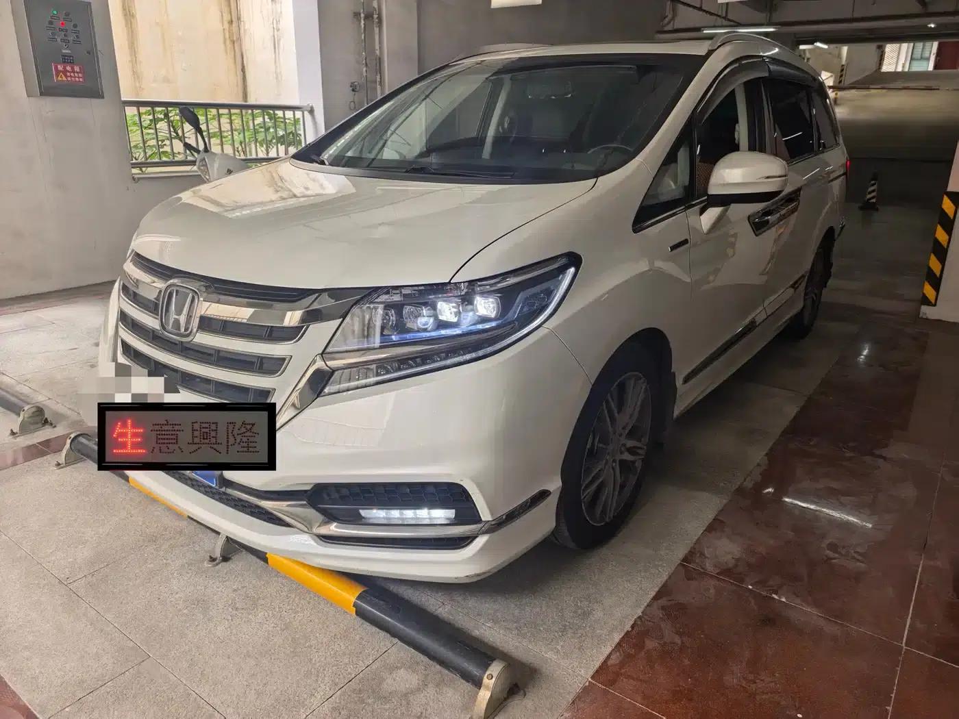 Elysion 2019 2.0L Hybrid Luxury Edition — миниатюра 1