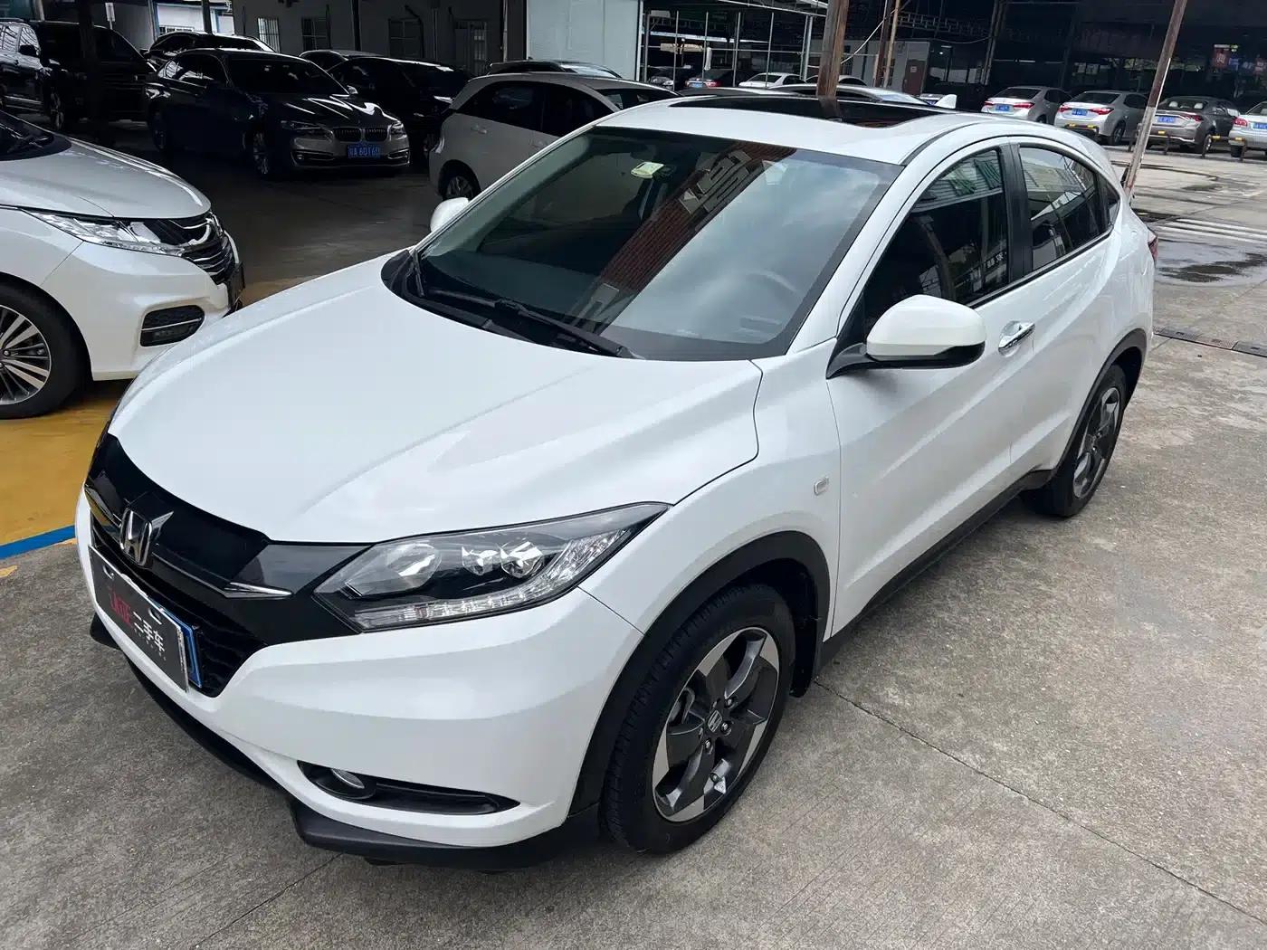 Vezel 2017 1.8L CVT 2WD Pioneer Edition — миниатюра 1