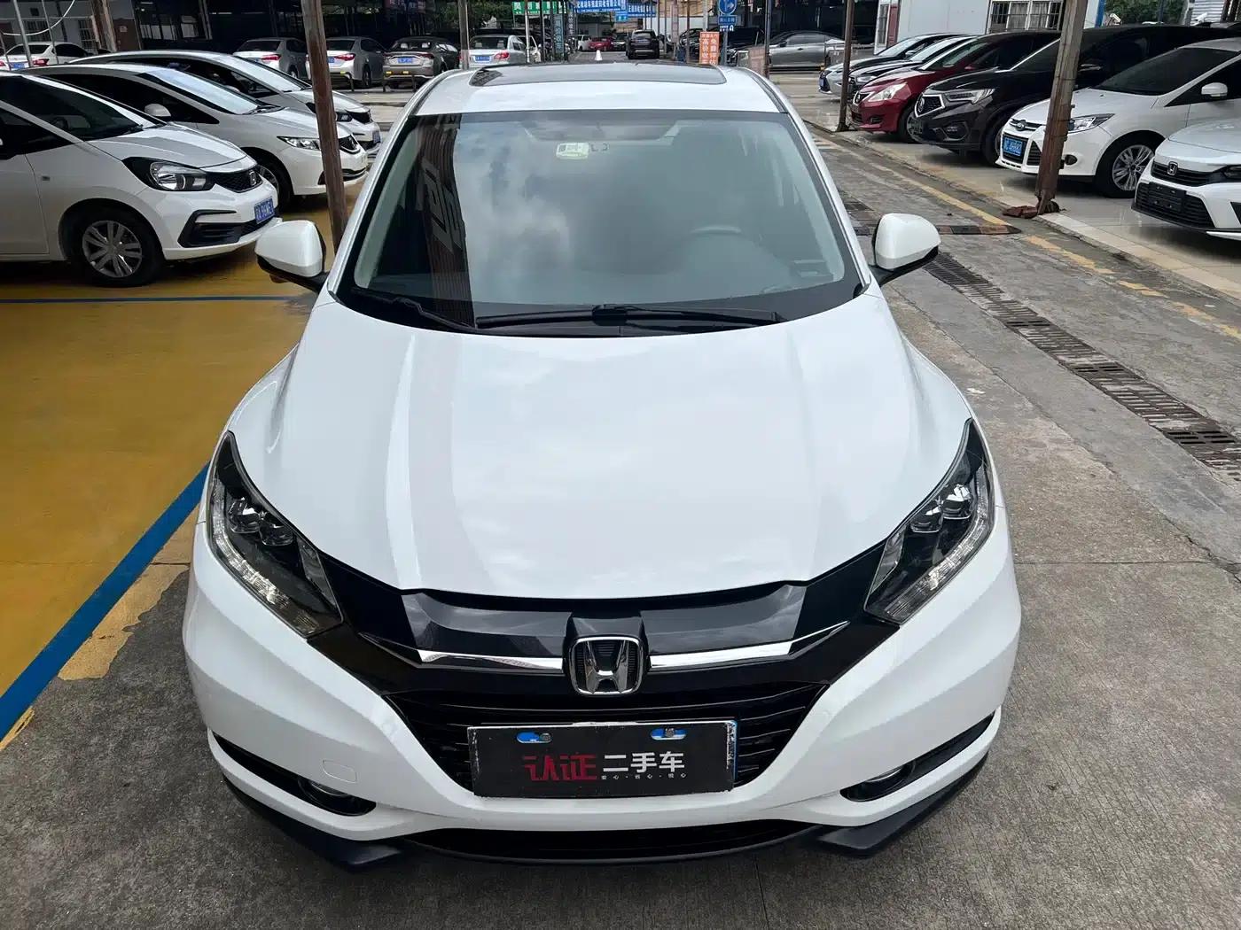 Vezel 2017 1.8L CVT 2WD Pioneer Edition — миниатюра 3