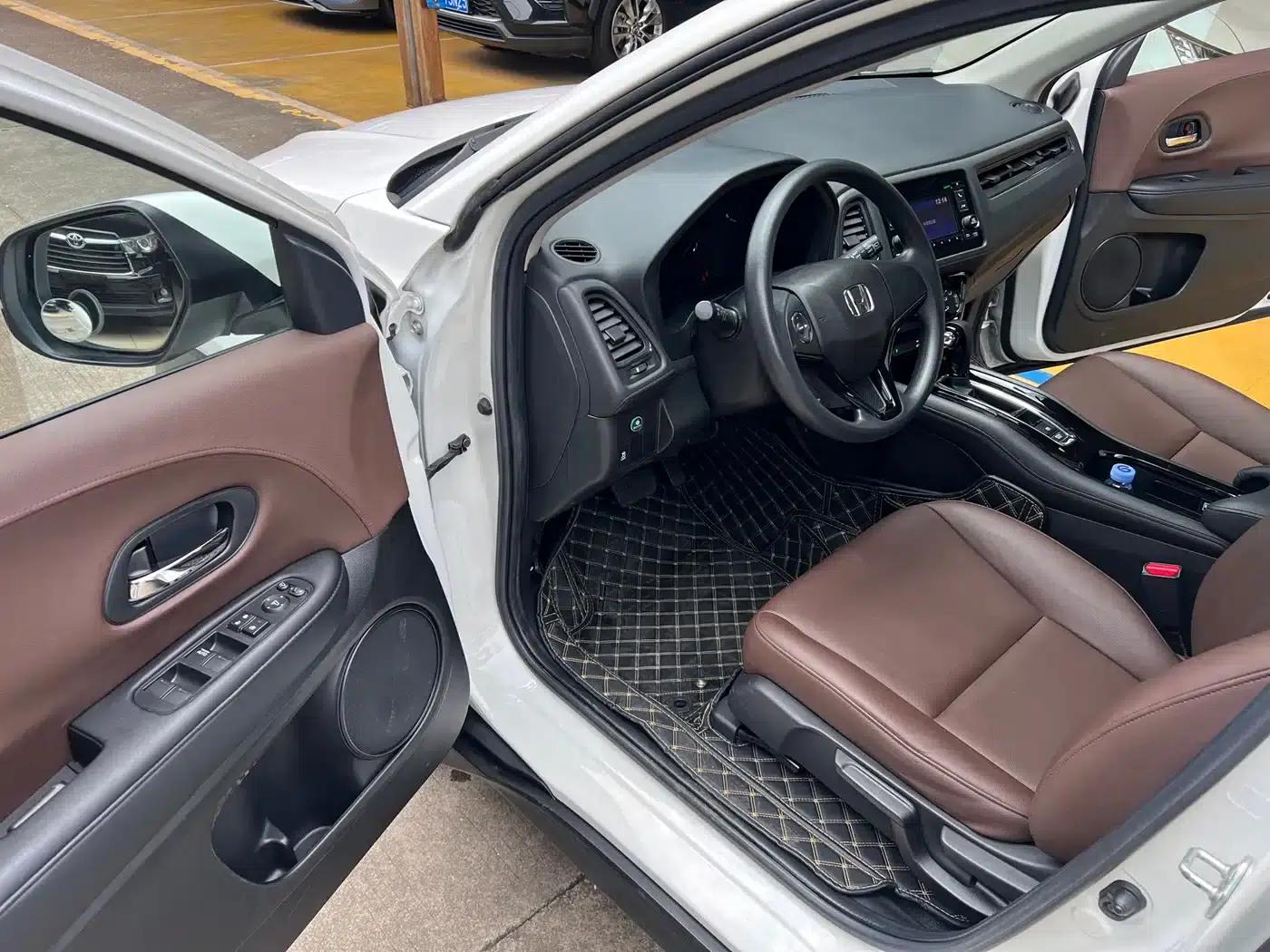 Vezel 2017 1.8L CVT 2WD Pioneer Edition — миниатюра 5