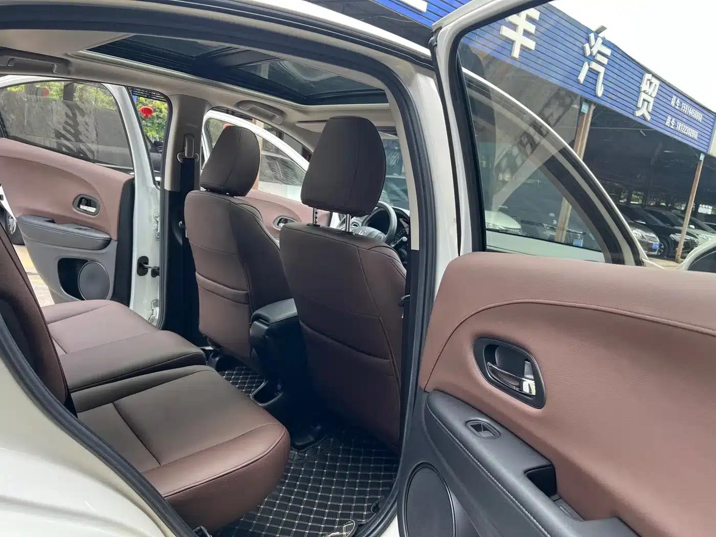 Vezel 2017 1.8L CVT 2WD Pioneer Edition — миниатюра 8
