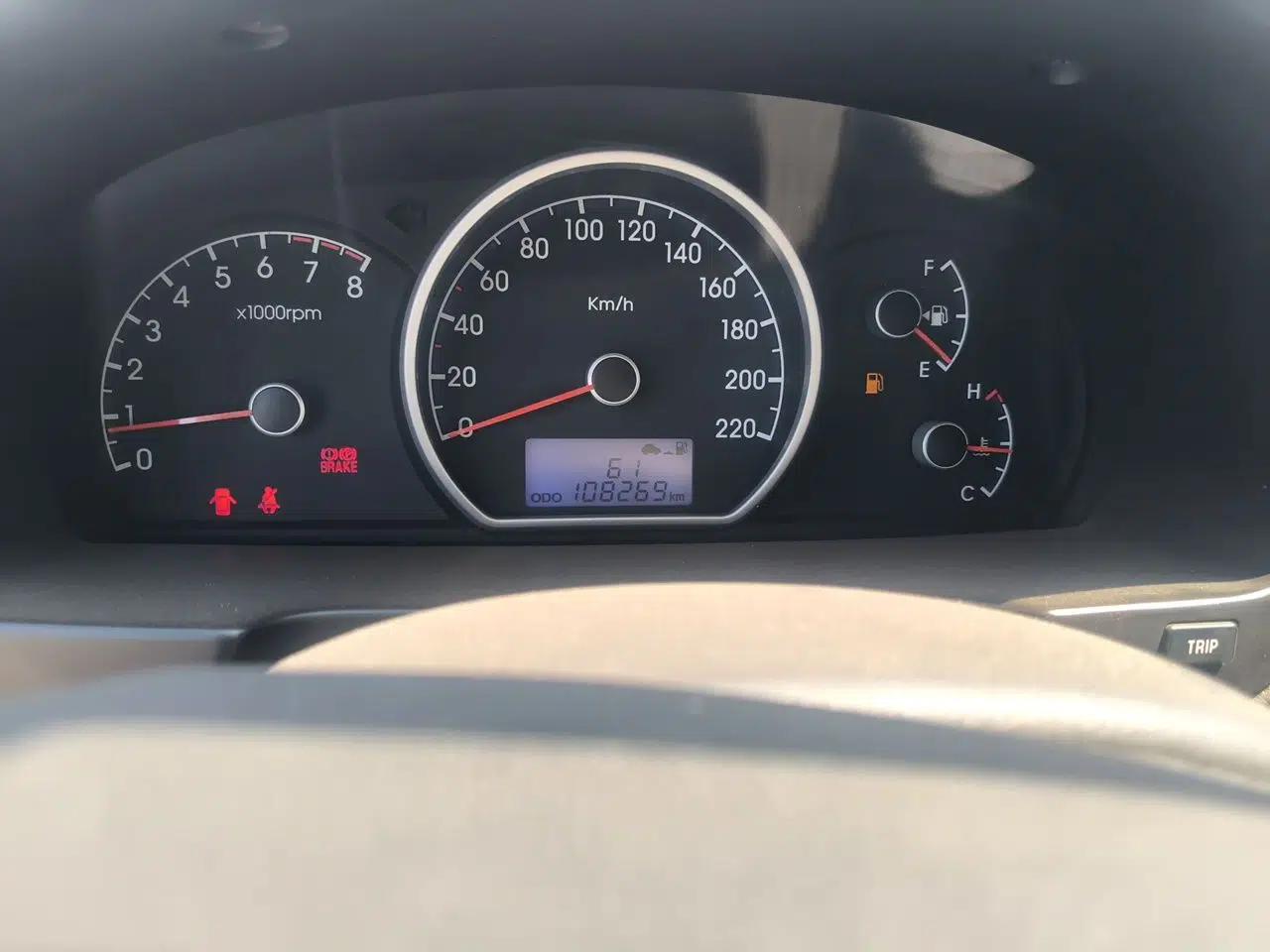 Hyundai Celesta 2011 1.6L Manual Luxury Model — миниатюра 12