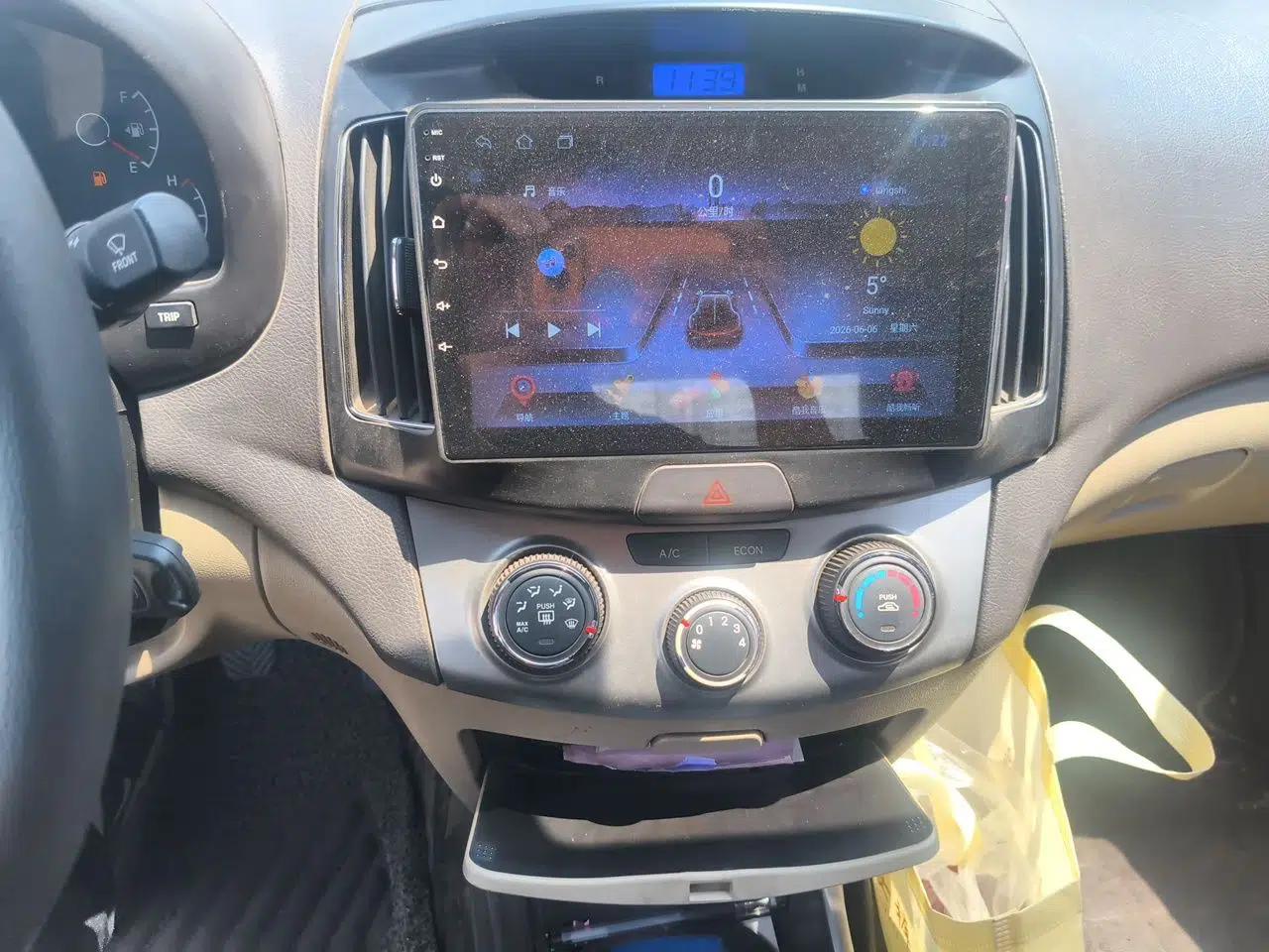 Hyundai Celesta 2011 1.6L Manual Luxury Model — миниатюра 13