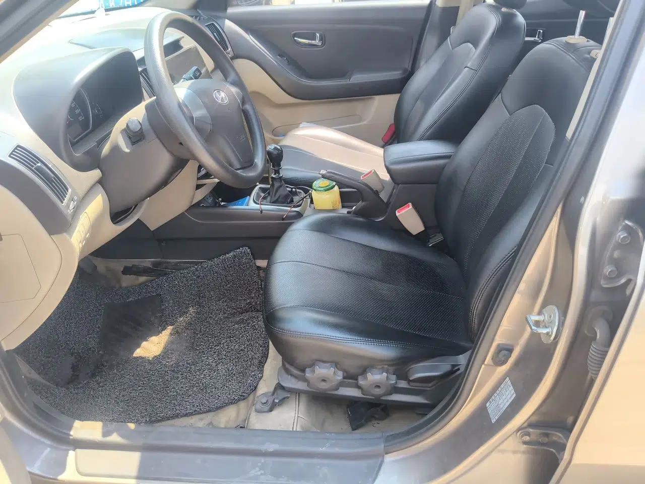 Hyundai Celesta 2011 1.6L Manual Luxury Model — миниатюра 15