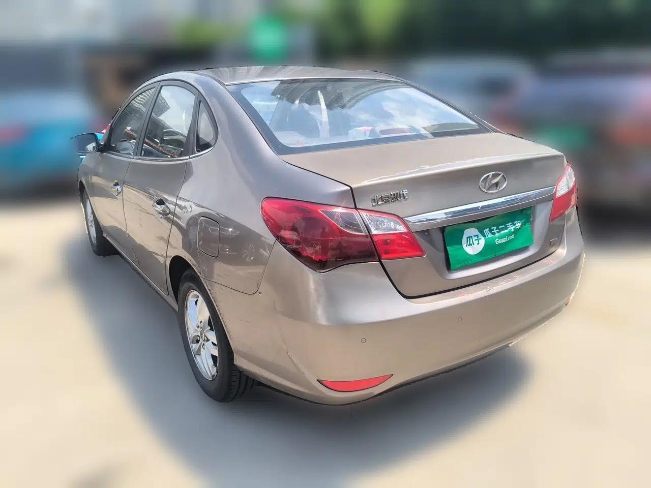 Hyundai Celesta 2011 1.6L Manual Luxury Model — миниатюра 4