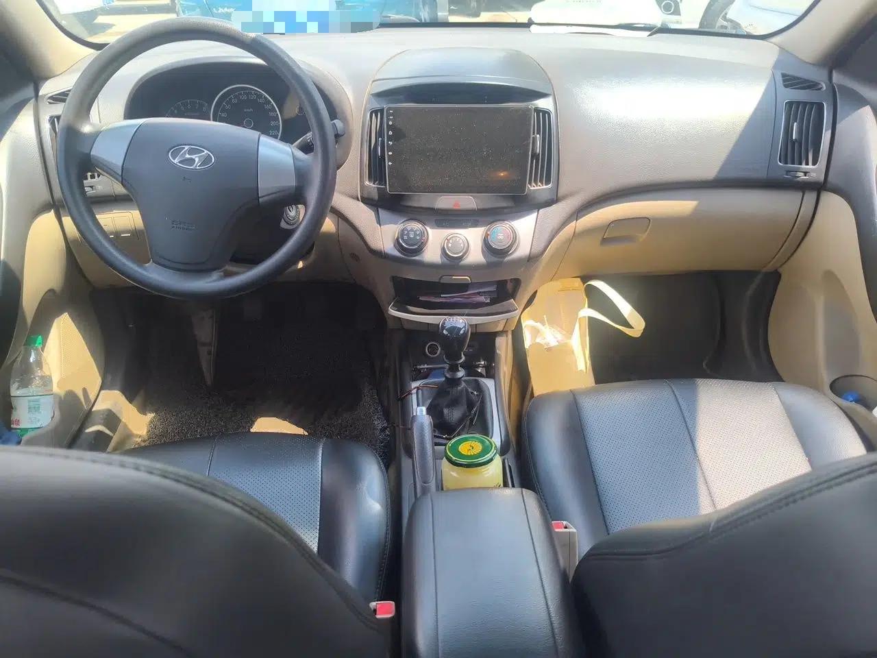 Hyundai Celesta 2011 1.6L Manual Luxury Model — миниатюра 9