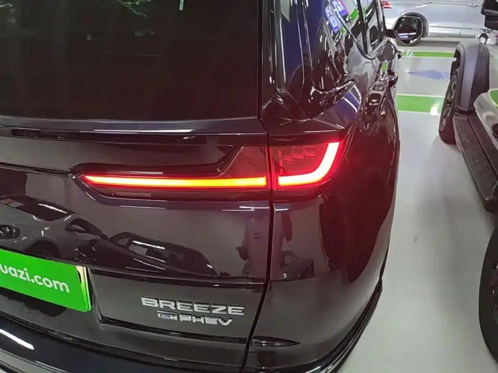 2022 Honda Breeze e:PHEV Premium Edition — миниатюра 8