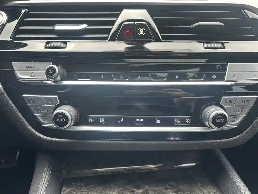 2022 BMW 6 Series GT 630i M Sport Package — миниатюра 17