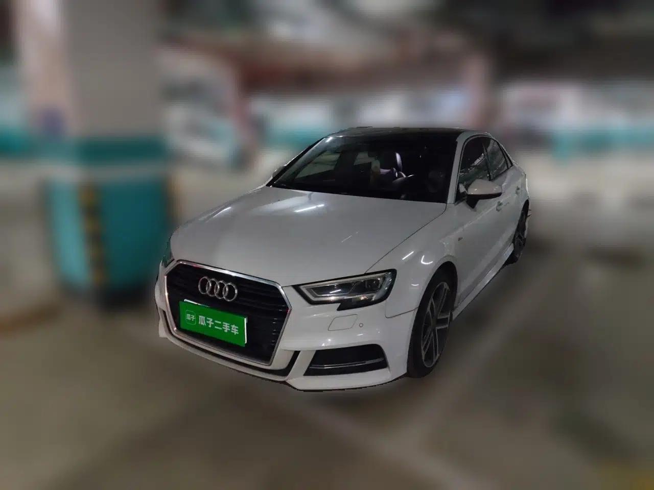 Audi A3 2018 30th Anniversary Edition Limousine 35 TFSI Sport Model — миниатюра 1