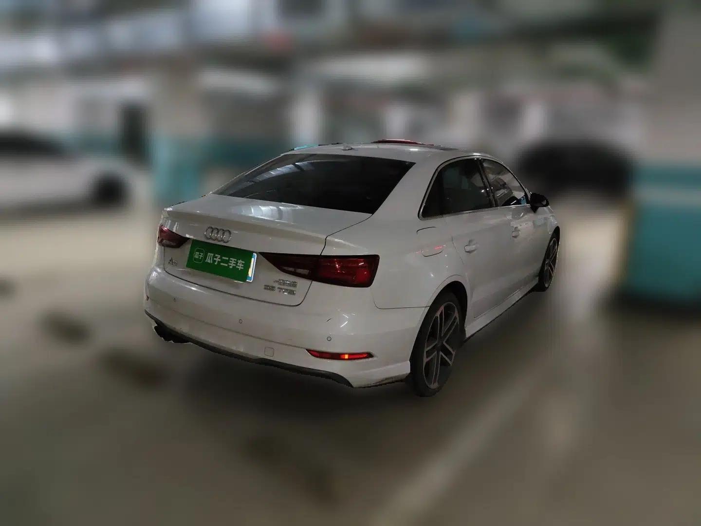 Audi A3 2018 30th Anniversary Edition Limousine 35 TFSI Sport Model — миниатюра 6