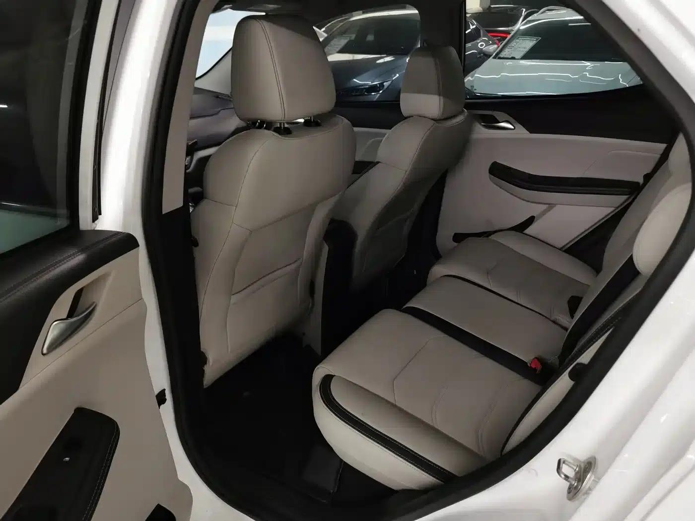 Yuan Pro 2023 401KM Luxury Edition — миниатюра 11