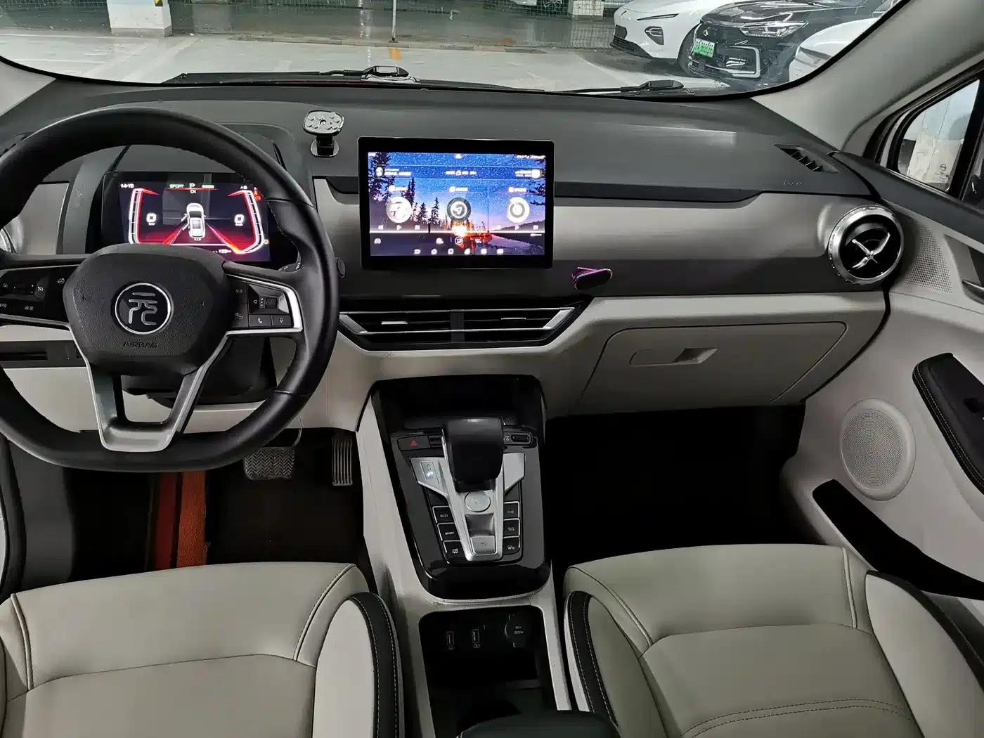 Yuan Pro 2023 401KM Luxury Edition — миниатюра 13