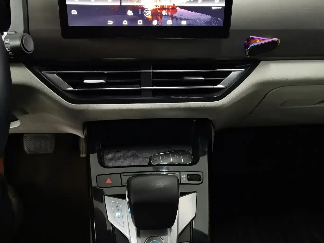 Yuan Pro 2023 401KM Luxury Edition — миниатюра 17