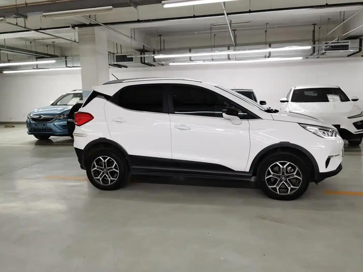 Yuan Pro 2023 401KM Luxury Edition — миниатюра 4