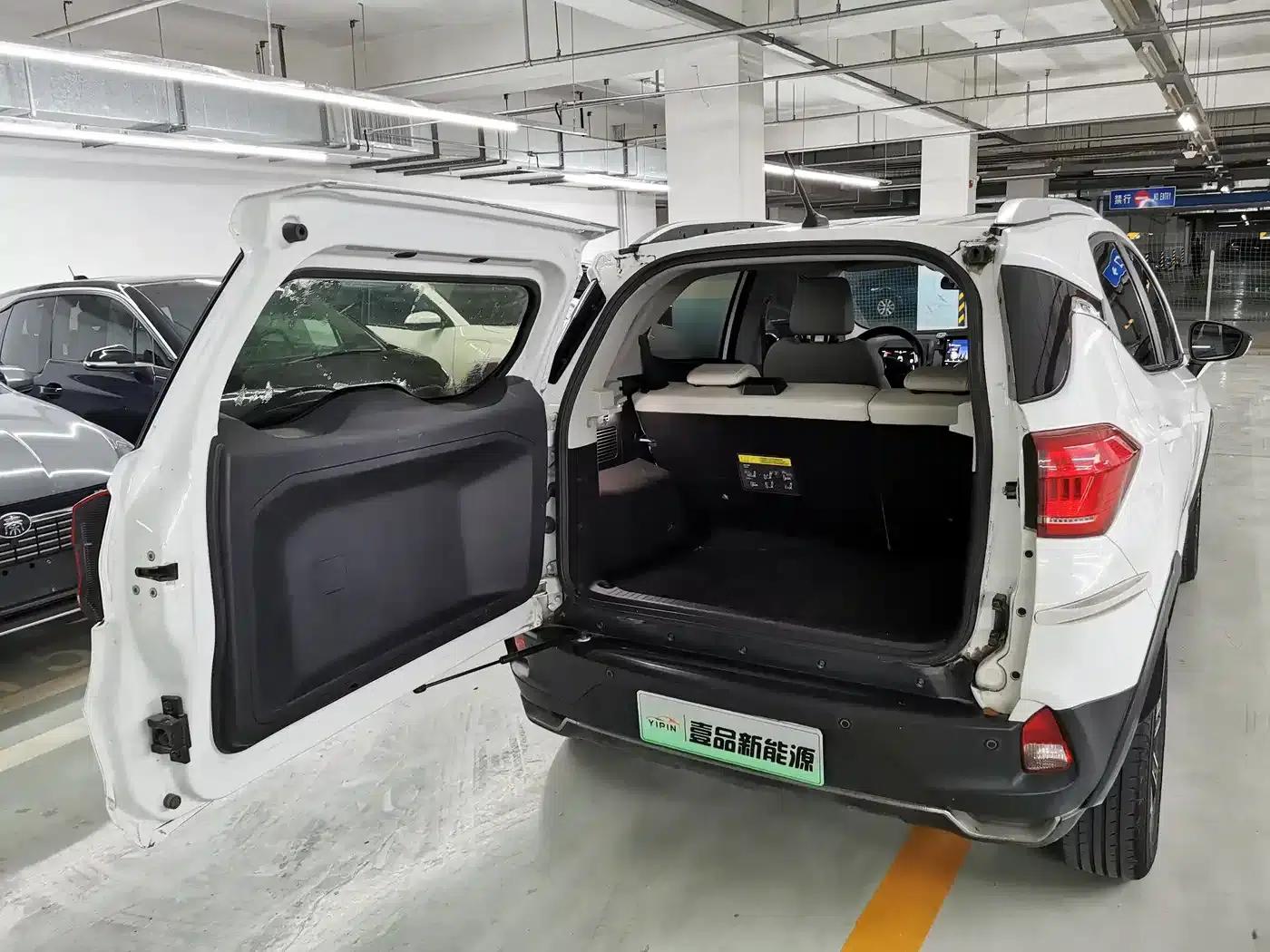 Yuan Pro 2023 401KM Luxury Edition — миниатюра 10
