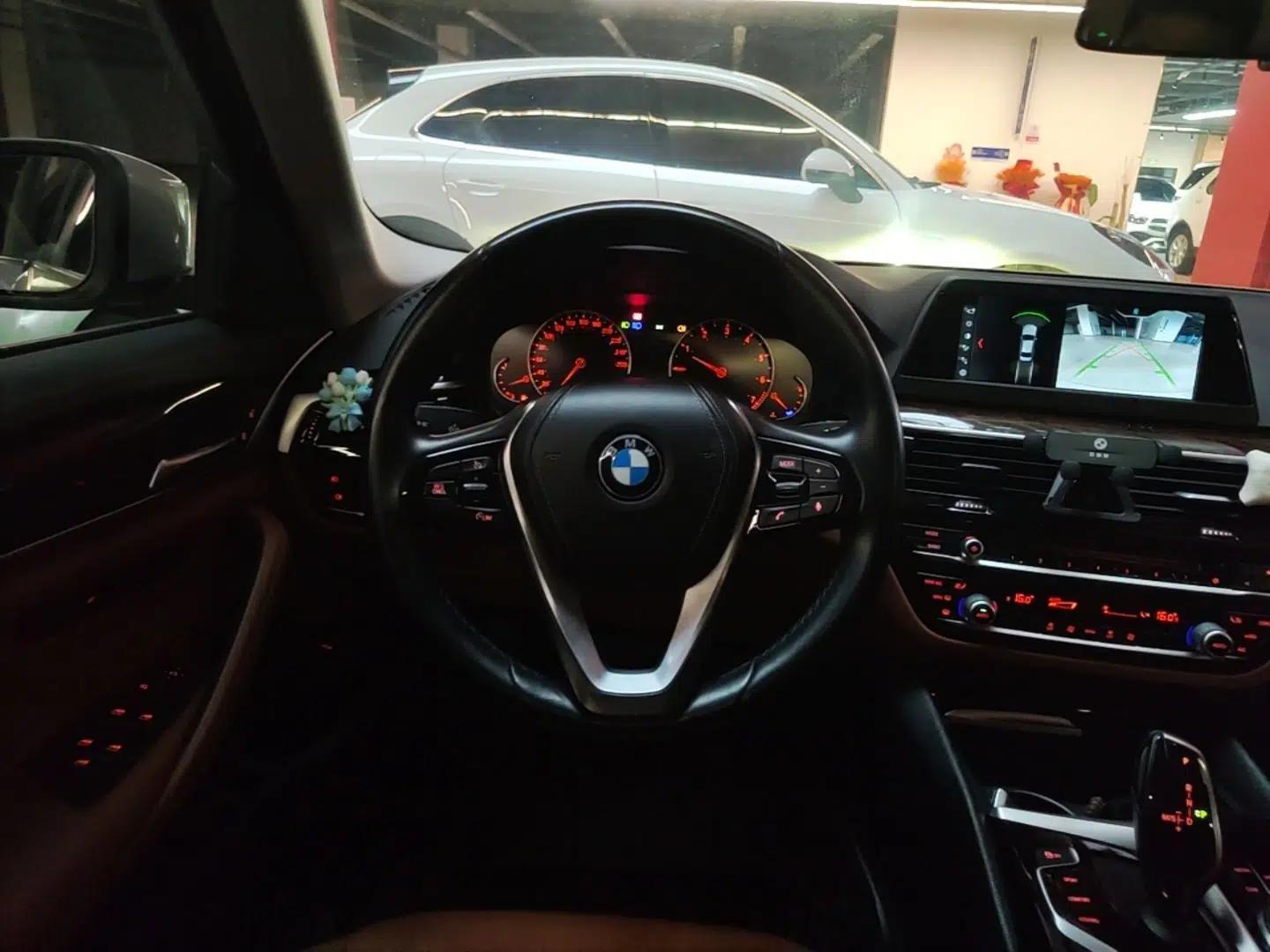 BMW 5 Series 2018 528Li Launch Special Edition — миниатюра 13