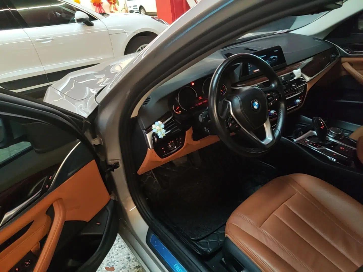 BMW 5 Series 2018 528Li Launch Special Edition — миниатюра 18