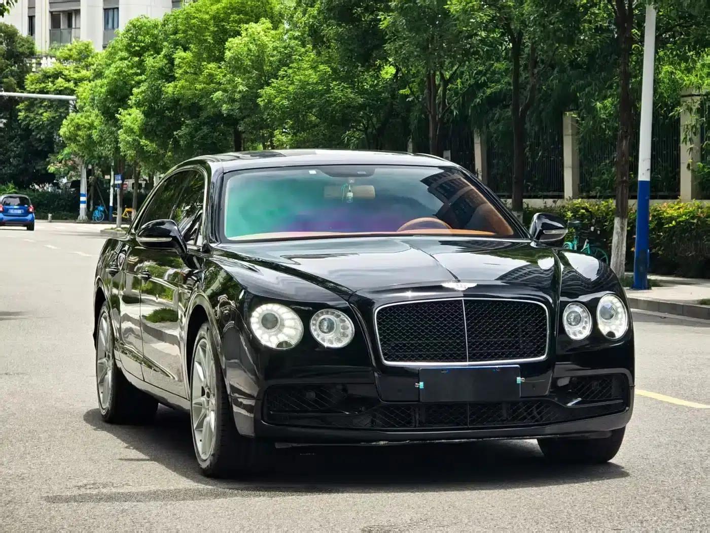 2017 Mercedes-Benz Flying Spur 4.0T V8 S Standard Edition — миниатюра 3