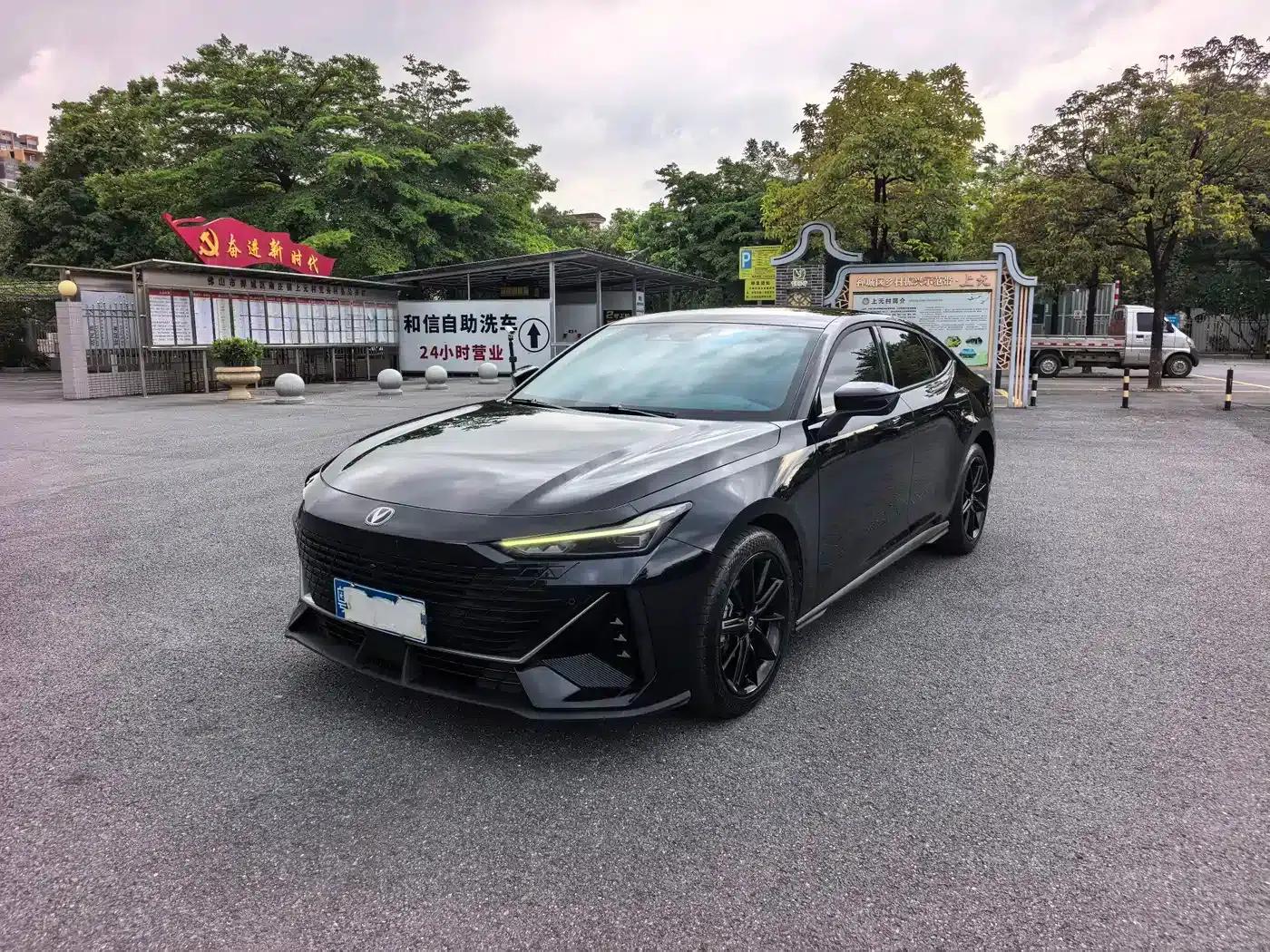Changan UNI-V 2023 1.5T Premium Edition — миниатюра 1