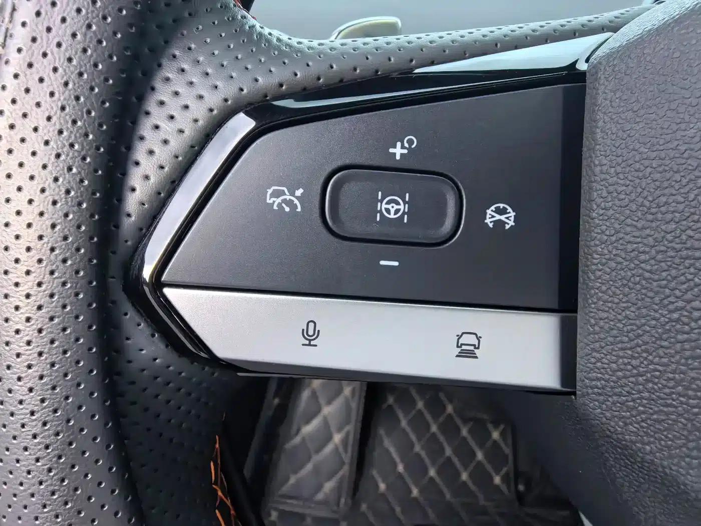 Changan UNI-V 2023 1.5T Premium Edition — миниатюра 19