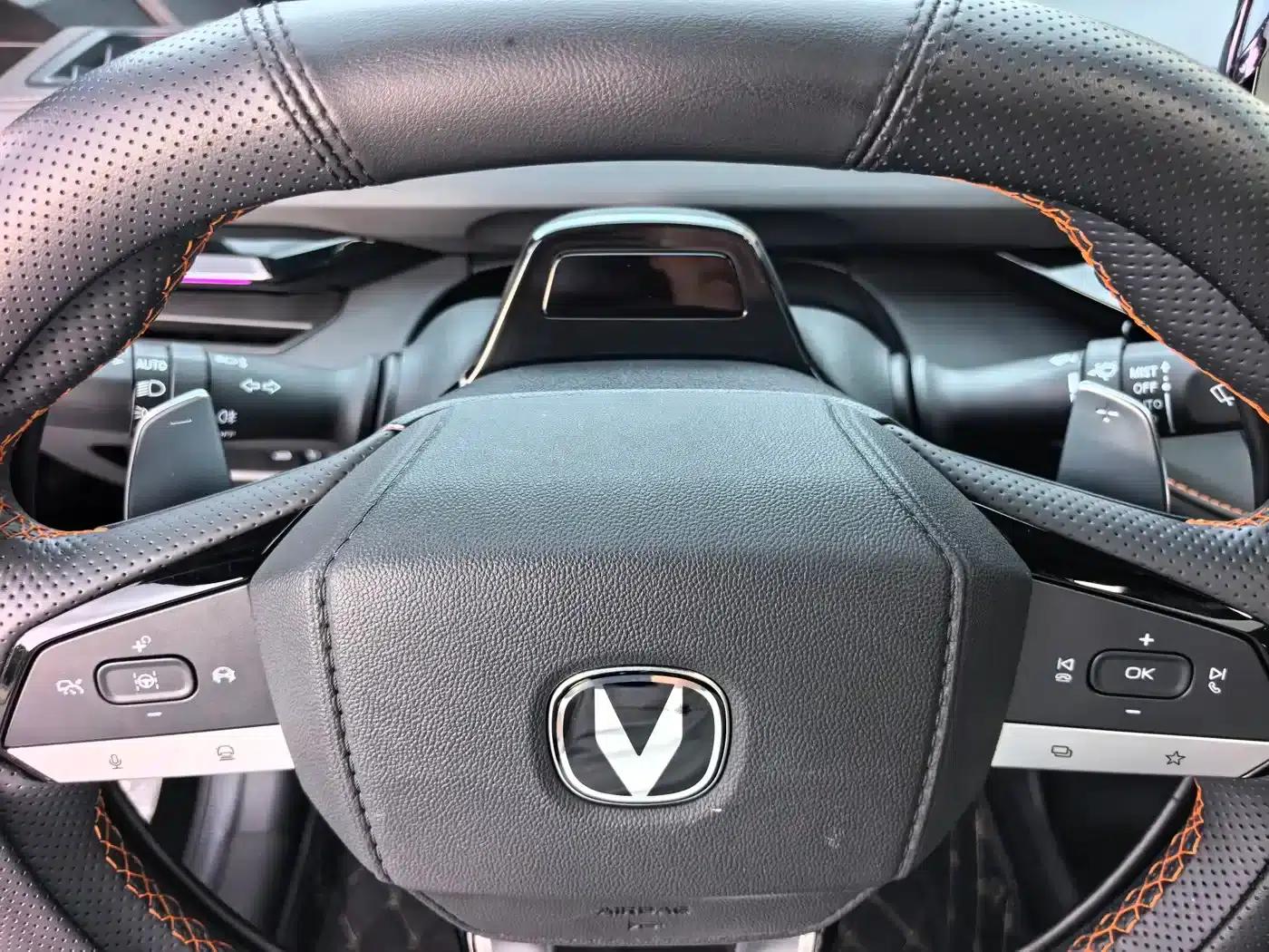 Changan UNI-V 2023 1.5T Premium Edition — миниатюра 21