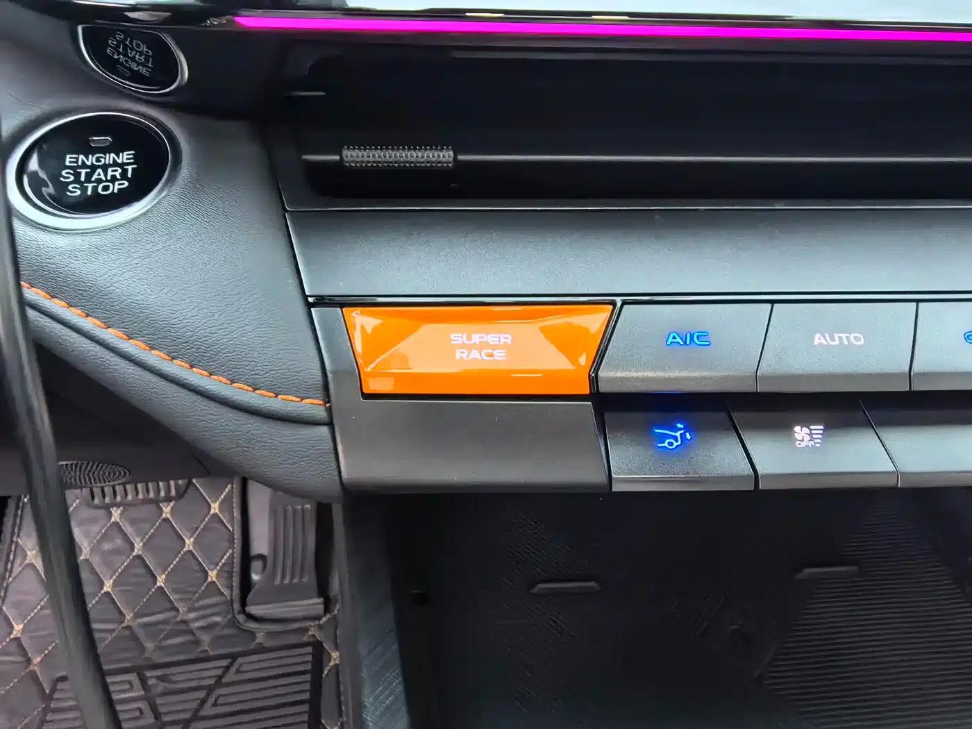 Changan UNI-V 2023 1.5T Premium Edition — миниатюра 23