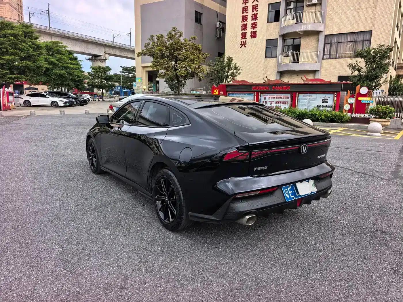 Changan UNI-V 2023 1.5T Premium Edition — миниатюра 4